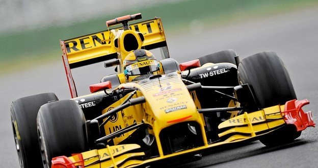 Kierowca teamu Renault, Robert Kubica uważa, że na GP Brazylii może zdarzyć się wszystko /AFP