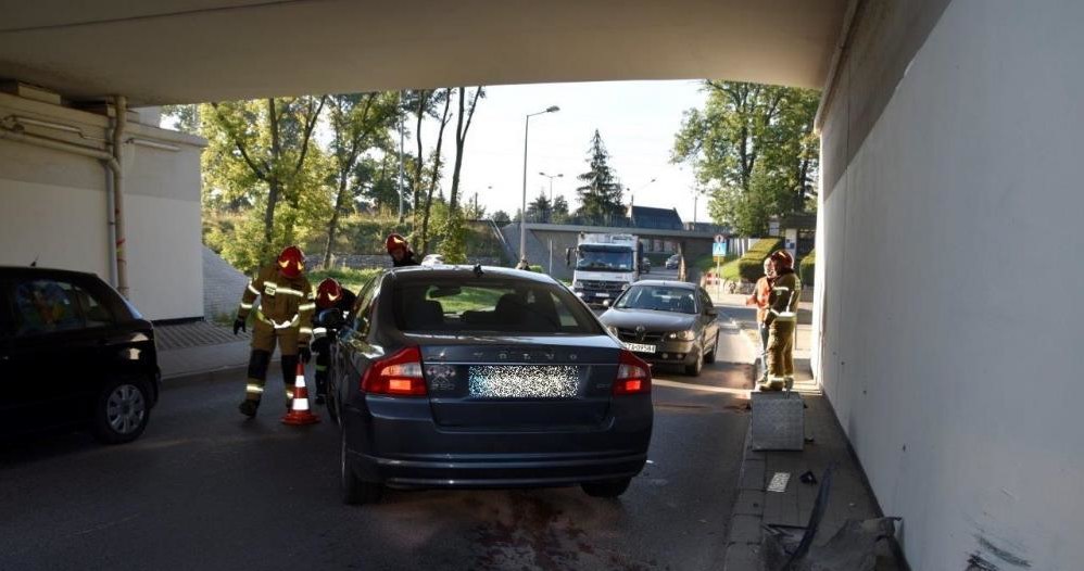 Kierowca tego volvo "wydmuchał" 6 promili! /Policja