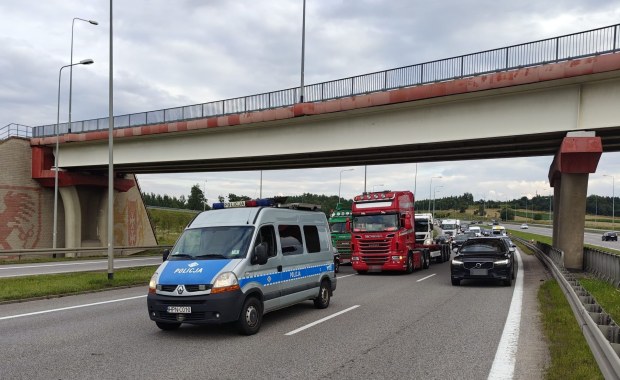 Kierowca tira zasnął za kierownicą. Miał 2 promile alkoholu