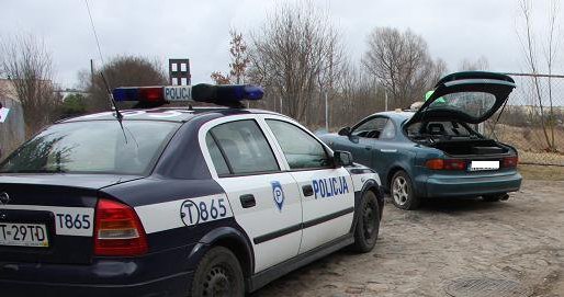 Kierowca Toyoty nie miał pasów, więc... usiłował potrącić policjanta /Informacja prasowa