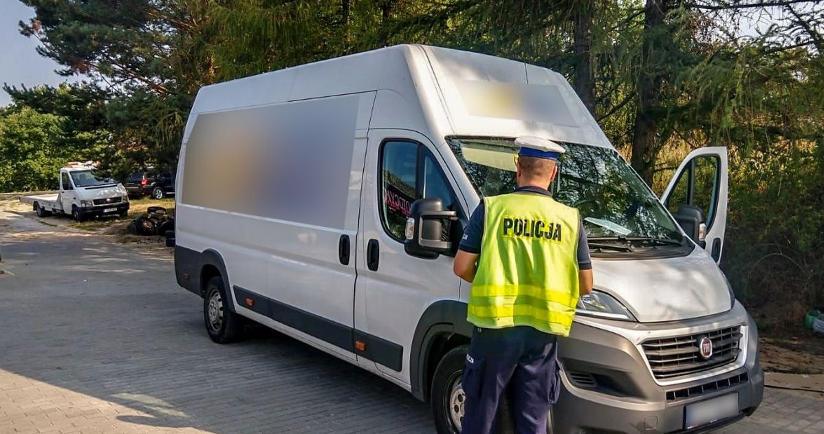 Kierowca uciekał Fiatem Ducato /Informacja prasowa