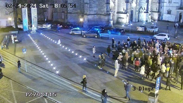 Kierowca uciekał przez centrum miasta, gdzie trwała pokojowa pikieta /KPP Świdnica /Policja