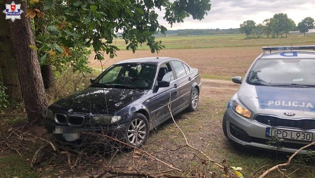 Kierowca uciekał ulicami Kamionki, a następnie został zatrzymany na drodze gminnej koło lasu /Policja