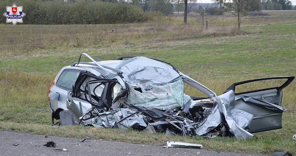 Kierowca volvo zginął na miejscu /Informacja prasowa