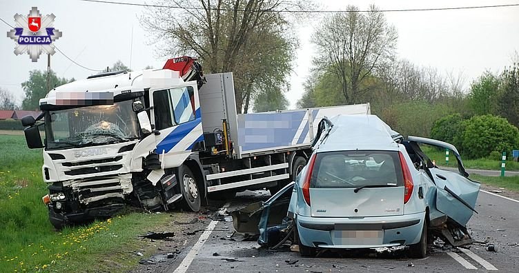 Kierowca zginął na miejscu /Informacja prasowa