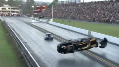 Kierowca zginął w wyścigu. Auto miało kraksę przy prędkości 320 km/h