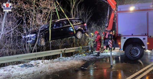 Kierowcę w ostatniej chwili uratowali policjanci /Lubelska Policja /Policja