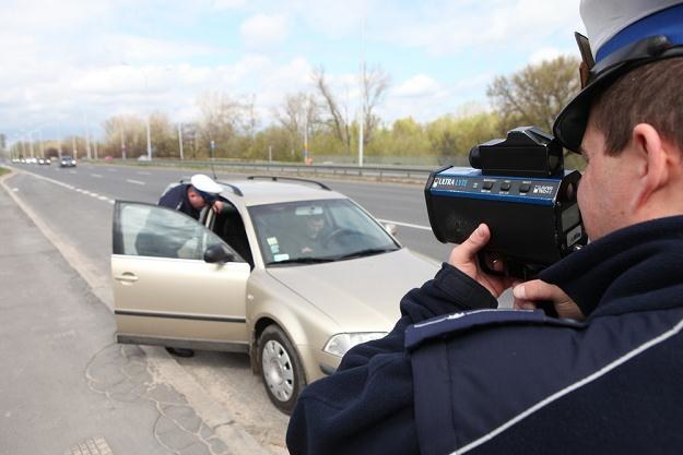 Kierowców na celowniku ma nie tylko policja / Fot: Tomasz Radzik /Agencja SE/East News