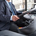 Kierowcy autobusów pilnie potrzebni. Na jakie zarobki mogą liczyć?