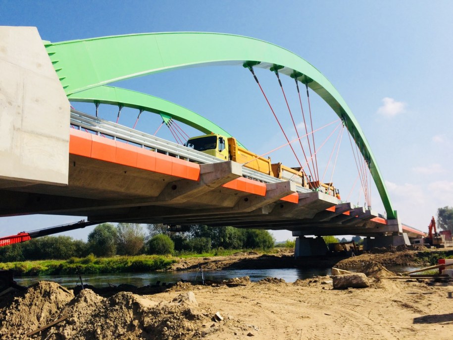 Kierowcy będą mogli korzystać z nowego mostu pod koniec września /Agnieszka  Wyderka /RMF FM