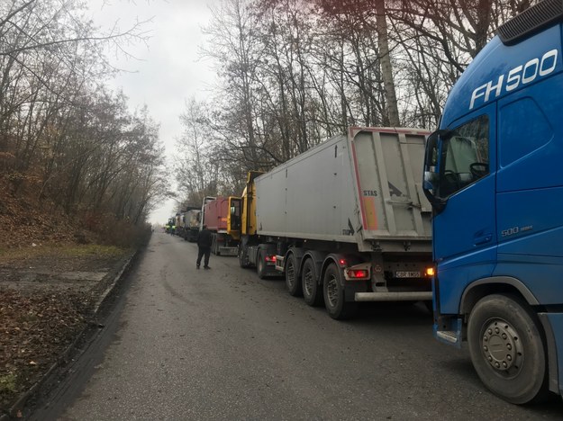 Kierowcy ciężarówek czekający na załadunek węgla /Marcin Buczek /RMF FM