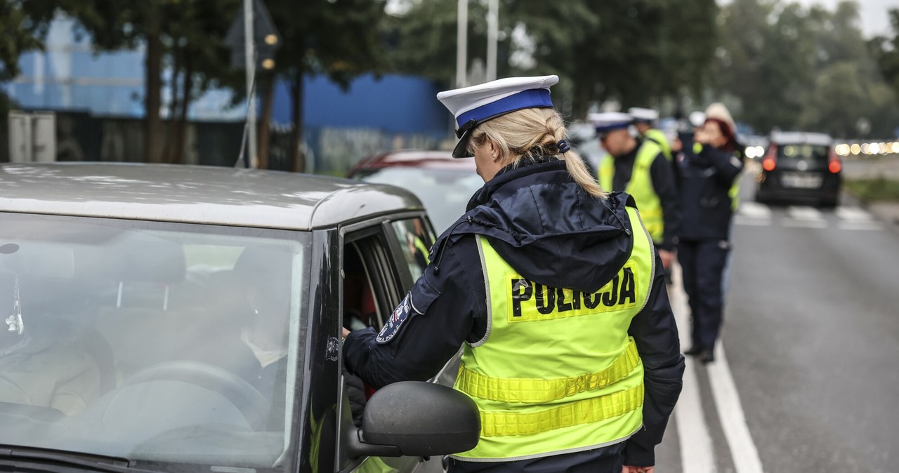 Kierowcy, którzy stracili samochody za jazdę pod wpływem alkoholu mają szansę odzyskać swoje pojazdy. Muszą grać na czas. /PIOTR JEDZURA/REPORTER /East News