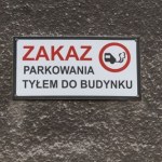 Kierowcy łapią się za głowy. Dostają mandaty za parkowanie tyłem