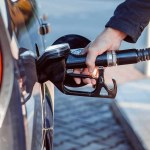 Kierowcy mają sposób na drogi diesel. Czy olej z marketu niszczy silnik?