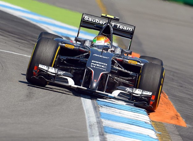 ​F1: Kierowcy Mercedesa najlepsi na obu treningach