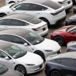 Kierowcy nie chcą płacić za paliwo. Europa skręca w stronę elektryków