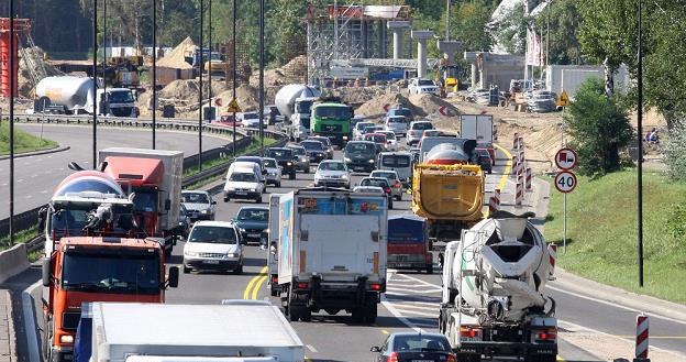 Kierowcy płacą opłatę paliwową i za autostrady. To za mało? / Fot: Wojciech Traczyk /East News