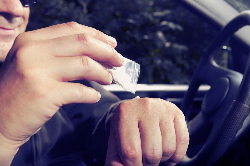 Kierowcy pod wpływem narkotyków to rosnący problem /123RF/PICSEL