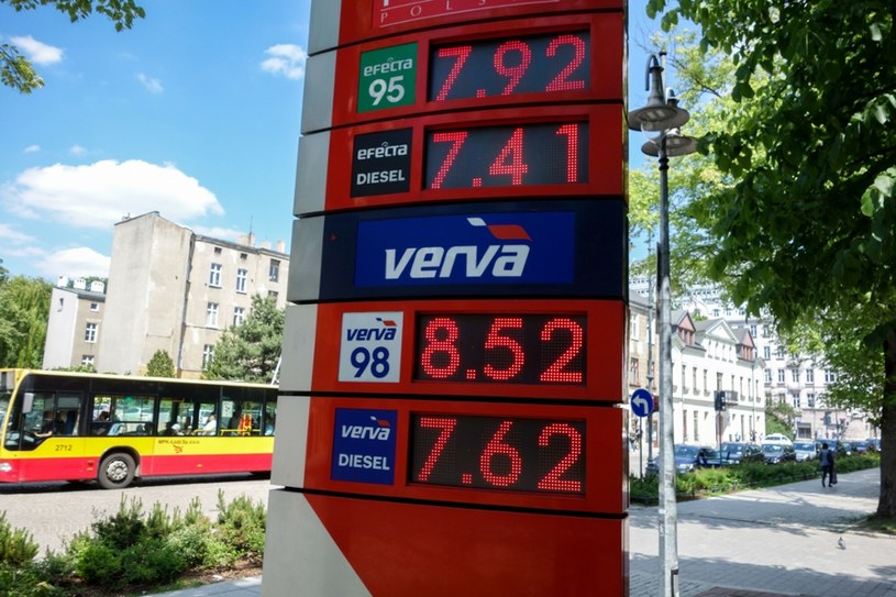 Kierowcy są przeciwni rosnącym cenom paliw /Piotr Kamionka/ REPORTER /East News