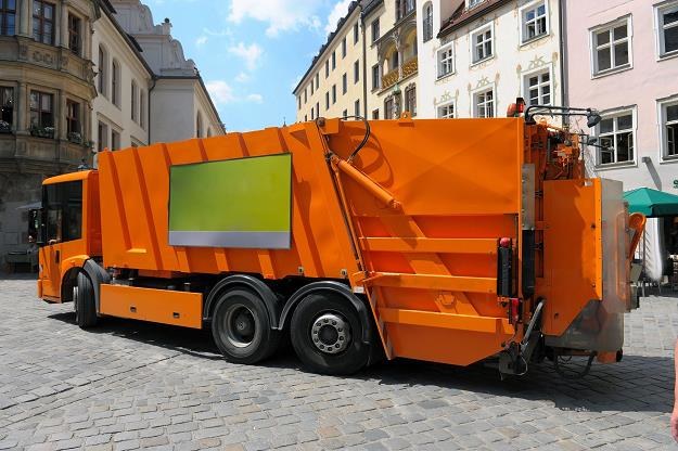 Kierowcy śmieciarek będą musieli codziennie rozliczać się z odebranych śmieci /&copy;123RF/PICSEL