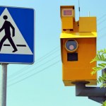 Kierowcy testują metodę "na liścia". Tani patent na fotoradar zalewa internet