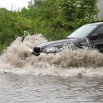 silnik Kierowcy topią auta na zalanych ulicach. Kluczowa jest jedna zasada