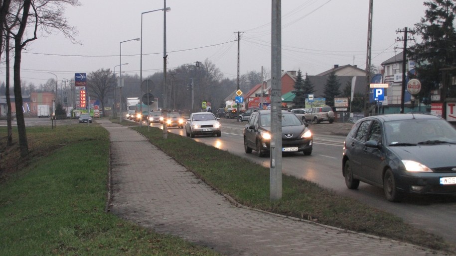 Kierowcy w Ostrołęce spędzają godziny w korkach /Monika Gosławska /RMF FM