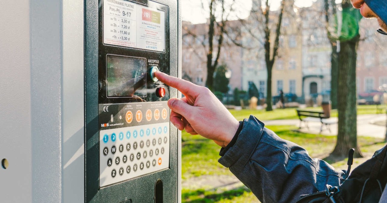 ​Kierowcy w tym mieście muszą się szykować na kontrole parkingów. Posypią się mandaty /123RF/PICSEL