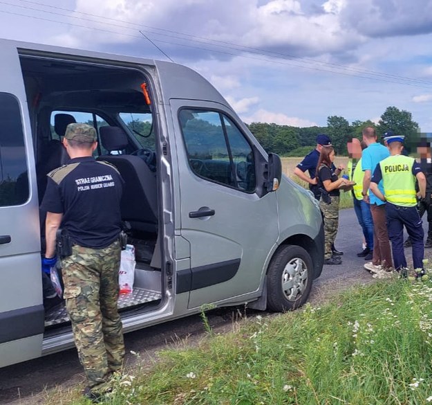 Kierująca busem 21-latka wpadła, bo spowodowała kolizję /Opolska Policja /Policja