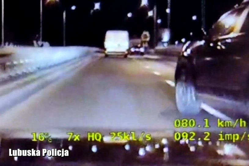 Kierująca Kią, unikając kolizji z gwałtownie hamującym, bez powodu, kierowcą BMW, zajechała drogę radiowozowi /Policja