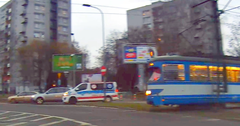 Kierująca tramwajem z premedytacją wymusiła pierwszeństwo /INTERIA.PL