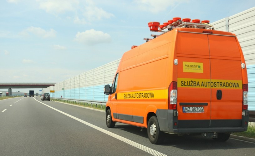 Kierującą zatrzymali pracownicy służby autostradowej. Następnie do akcji włączyli się policjanci (fot. ilustracyjne) /Stanisław  Kowalczuk /East News