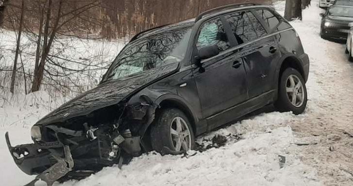 Kierującej BMW nic się nie stało /Informacja prasowa