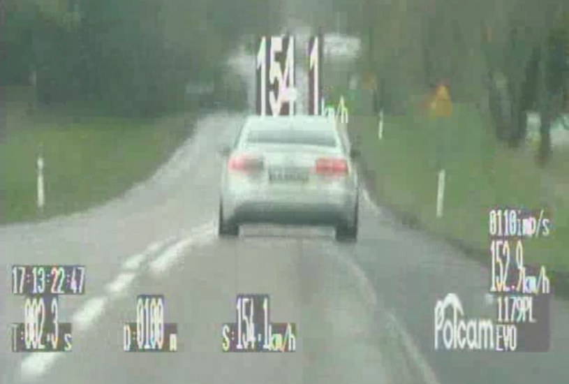 Kierujący Audi A6 wyjaśnił policjantom, że szybka jazda to jego hobby /Policja