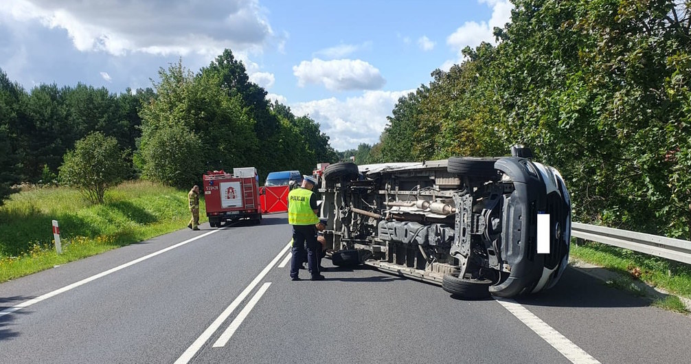 Kierujący Mercedesem został ranny /Policja