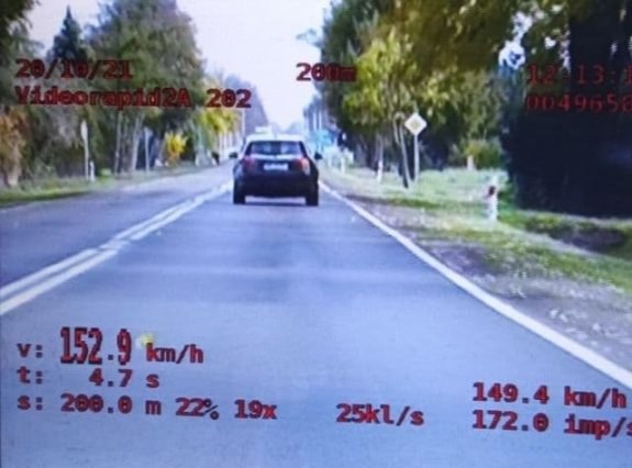 Kierujący Oplem przekroczył prędkość o ponad 100 km/h. /Policja