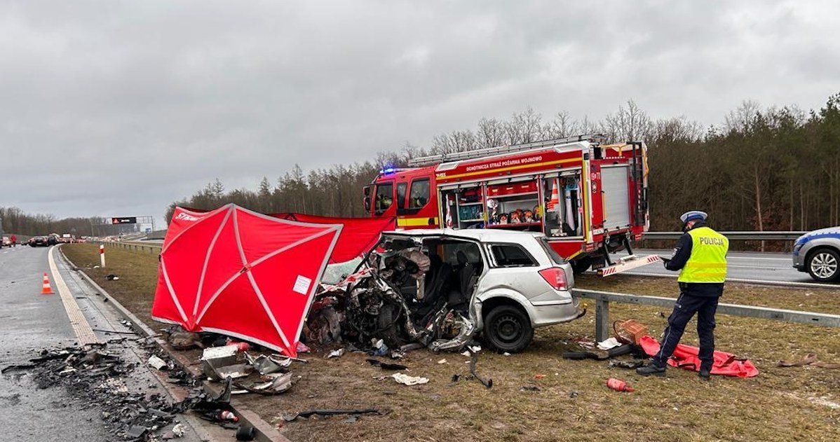 Kierujący Oplem sprawca wypadku zginął na miejscu /Policja