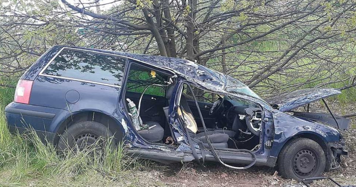 Kierujący Volkswagenem uderzył w słup /Policja