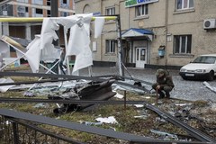 Kijów po porannym ostrzale, mieszkańcy próbują się ewakuować z miasta [GALERIA ZDJĘĆ]