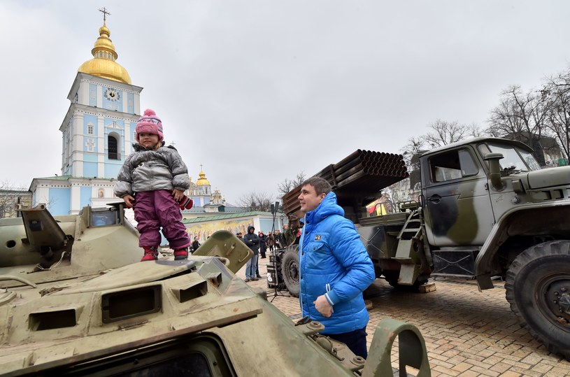 Kijów. Wystawa sprzętu zarekwirowanego prorosyjskim separatystom na wschodzie Ukrainy /AFP
