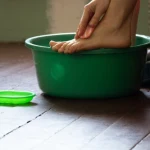 Kilka kropel i 15 minut wystarczy. Grzybica zaczyna znikać szybciej, niż myślisz