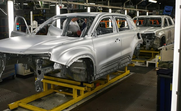 Kilka tysięcy osób straci pracę po zmianach w fabryce aut? Związkowcy biją na alarm