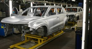 Kilka tysięcy osób straci pracę po zmianach w fabryce aut? Związkowcy biją na alarm