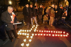 Kilkadziesiąt osób protestowało przed domem Kiszczaka