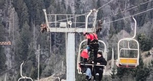 Kilkadziesiąt osób utknęło na wyciągu krzesełkowym. Trwa akcja ratunkowa 