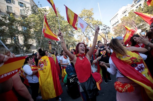 Kilkadziesiąt tysięcy osób wzięło w niedzielę udział w centrum Barcelony /MARTA PEREZ /PAP/EPA