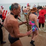 Kilkudziesięciu morsów powitało Nowy Rok w Bałtyku