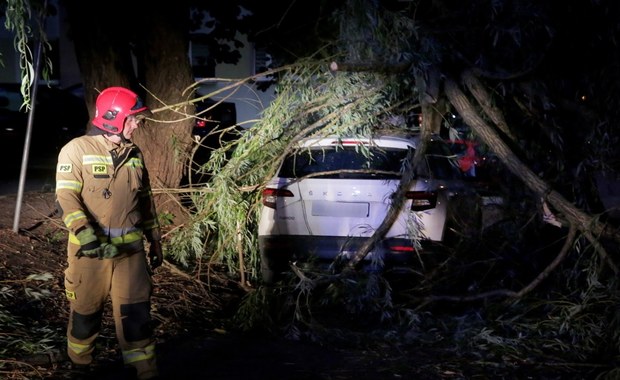 Kilkuset harcerzy ewakuowanych, wiatr przewrócił rowery wodne. Burze nad Polską