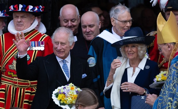 Kilkuset wolontariuszy uhonorowano zaproszeniami na koronację Karola III