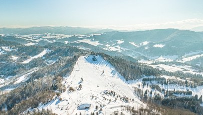 Kilometry tras narciarskich, górki na sanki i kuligi. To idealne miejsce na ferie zimowe dla całej rodziny
